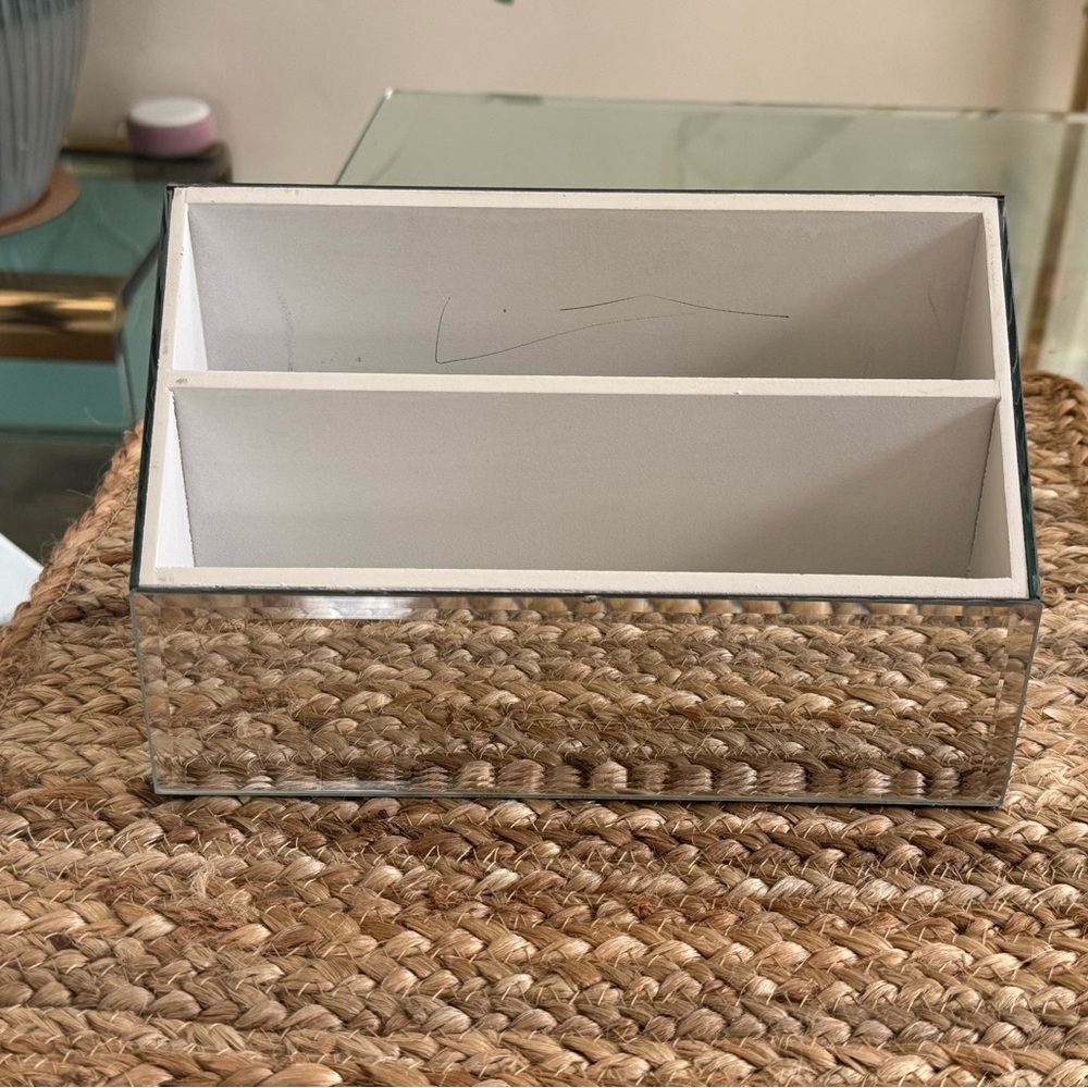 Silver Mirrored Organizer